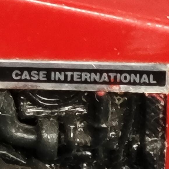 Ertl 1/64 scale Case IH 9250 die-cast/plastic 8 wheeler tractor red/black - Picture 6 of 9